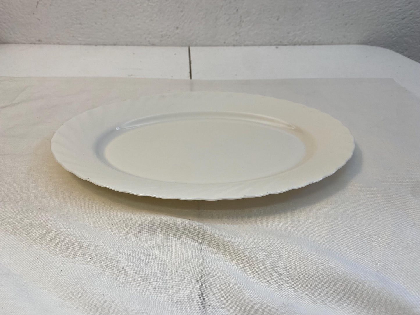 Piatto da portata ovale Arcopal France | Vetro opalino bianco 35x26 cm | Design vintage elegante per tavola e cucina