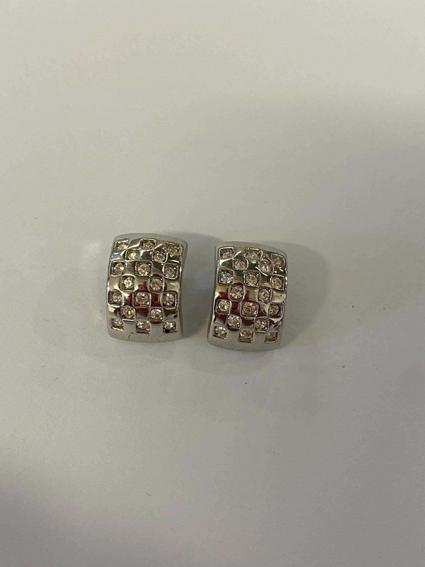 Orecchini a clip metallo argentato con strass pavé | Vintage eleganti anni '90 1,5x1 cm | Bijoux luminosi da sera