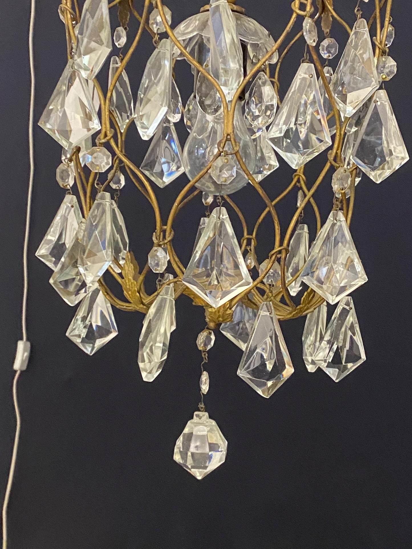 Lampadario vintage in ottone con gocce cristallo, 1 punto luce centrale, 25x50 cm, altezza max 75 cm, stile antico elegante