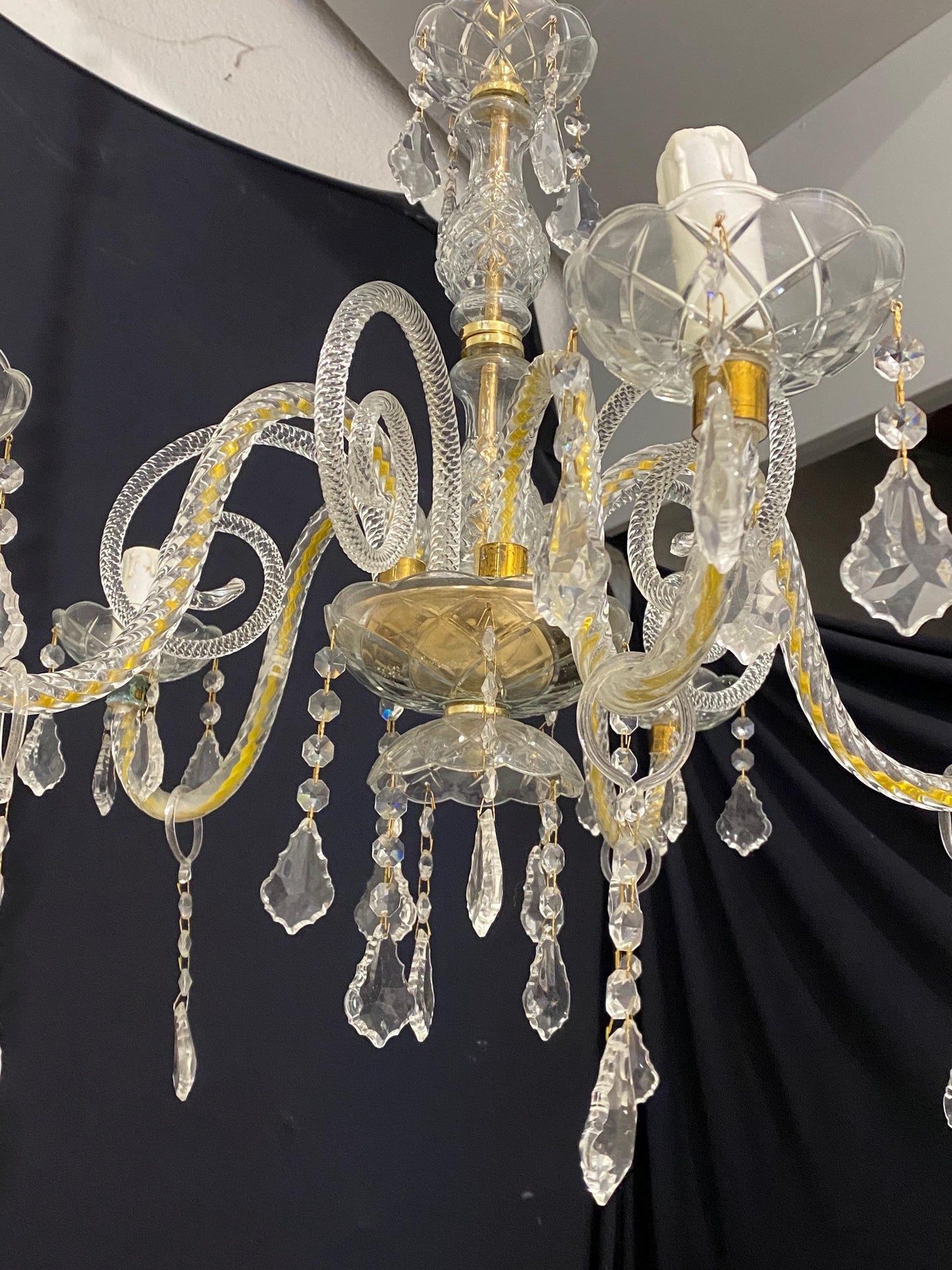 Lampadario vintage in vetro di Murano a 5 luci con pendenti, cristalli e dettagli oro, 40x60 cm regolabile stile classico raffinato