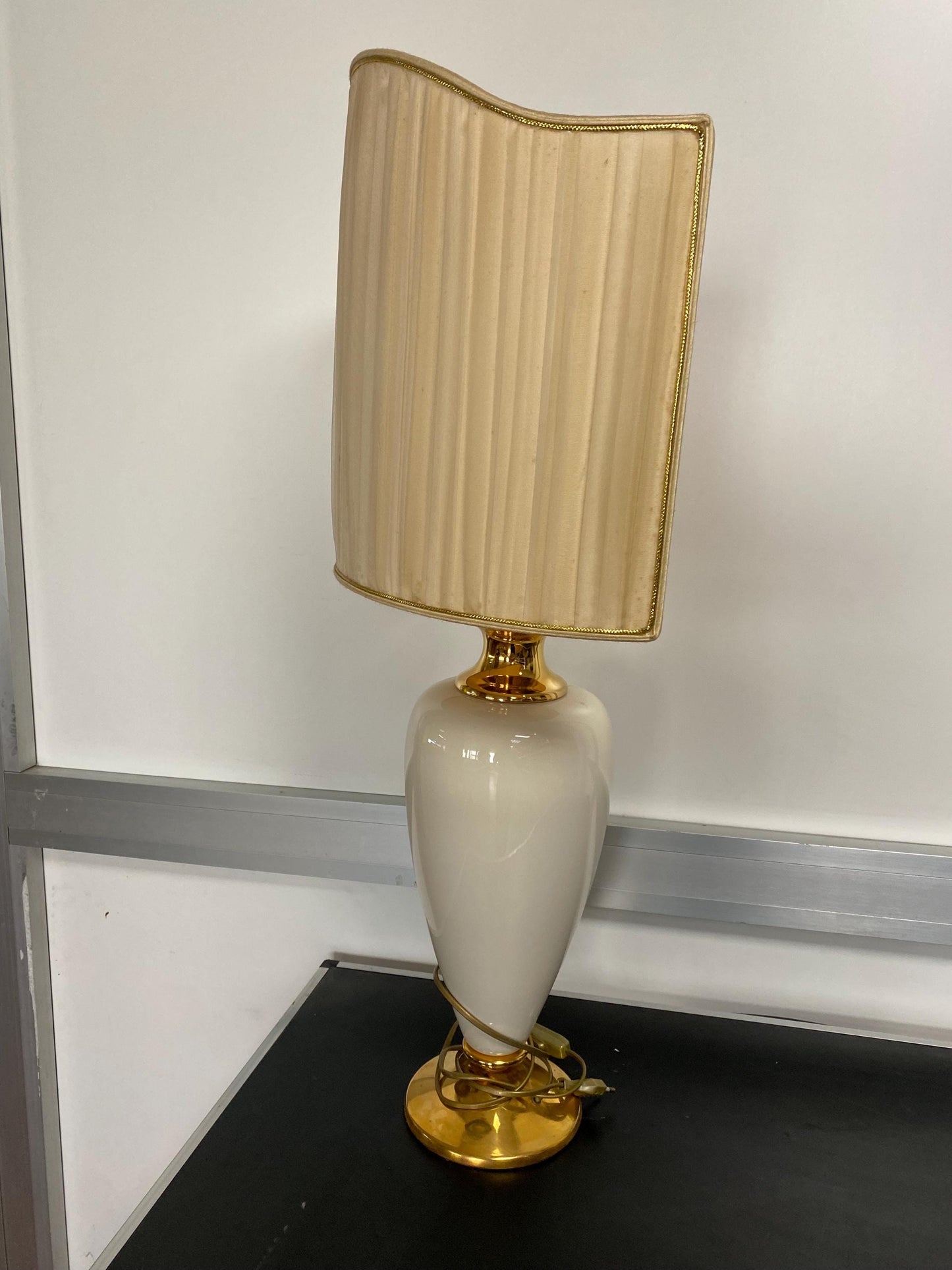 Base lampada vintage anni '70 in ceramica bianca effetto oro | 56x16 cm solo base | ideale per arredamento rétro, shabby o classico