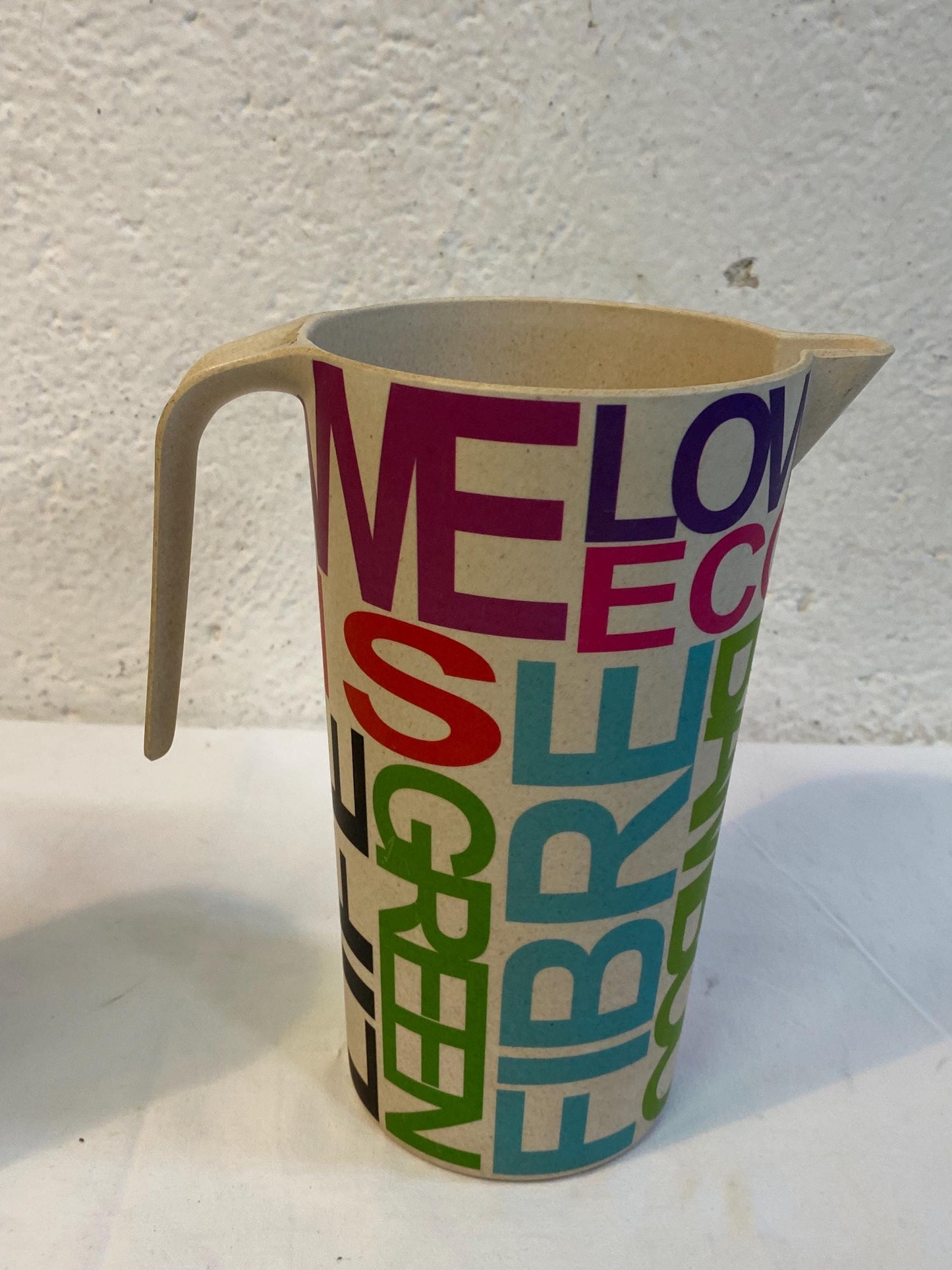 Set eco-friendly in fibra di bambù con vassoio, brocca e 6 bicchieri stile colorato, LOVE ECO LIFE h brocca 21 cm