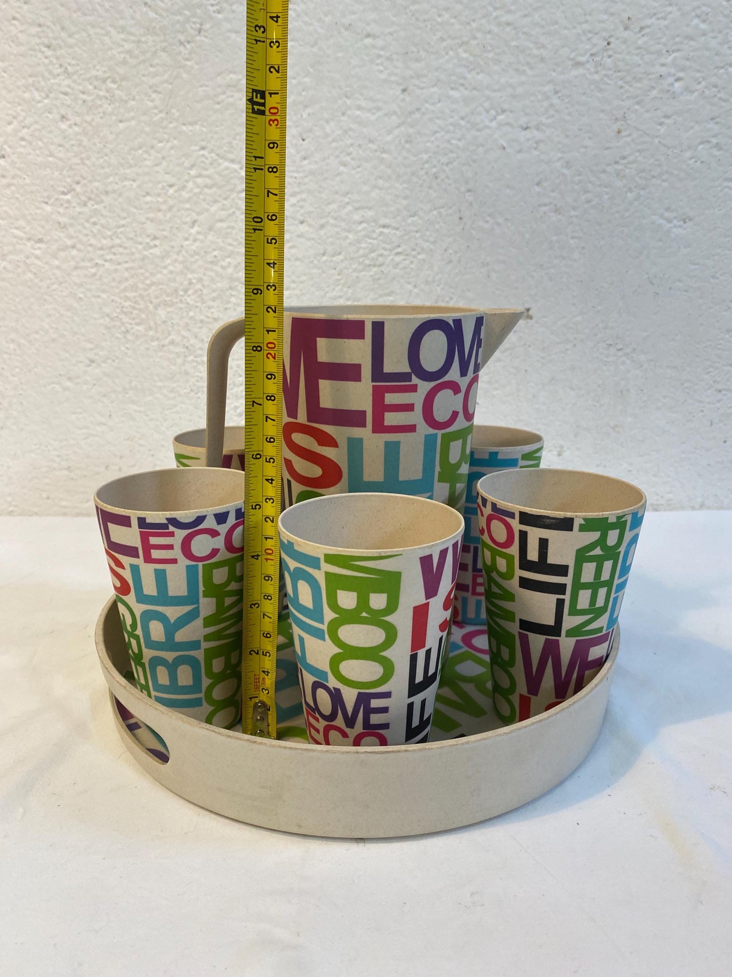 Set eco-friendly in fibra di bambù con vassoio, brocca e 6 bicchieri stile colorato, LOVE ECO LIFE h brocca 21 cm