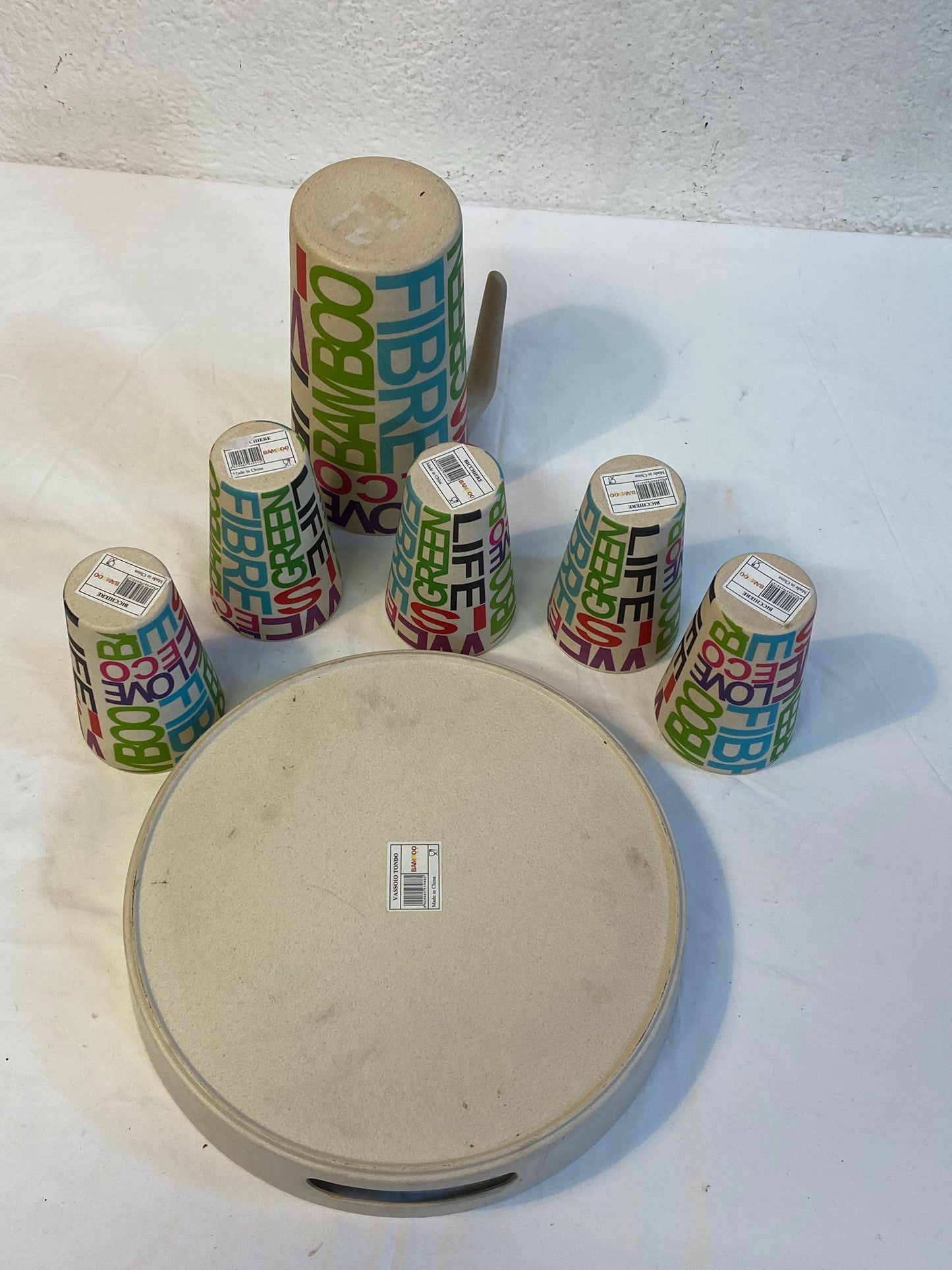 Set eco-friendly in fibra di bambù con vassoio, brocca e 6 bicchieri stile colorato, LOVE ECO LIFE h brocca 21 cm