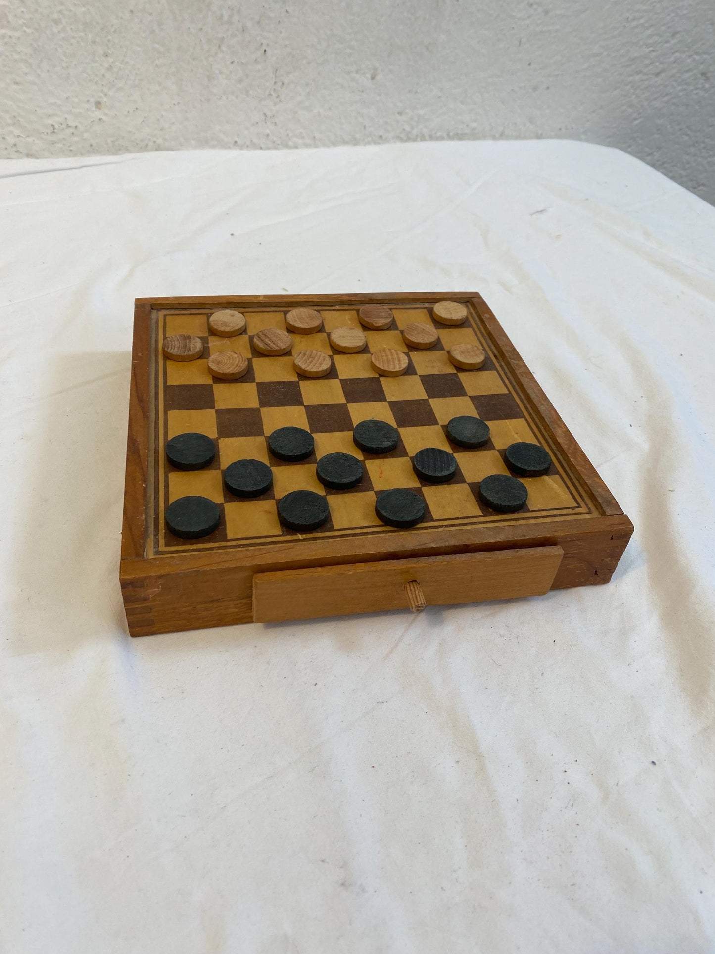 Scatola in legno vintage per dama e mulino, tavola da gioco doppia faccia con pedine, con cassetto integrato per la custodia