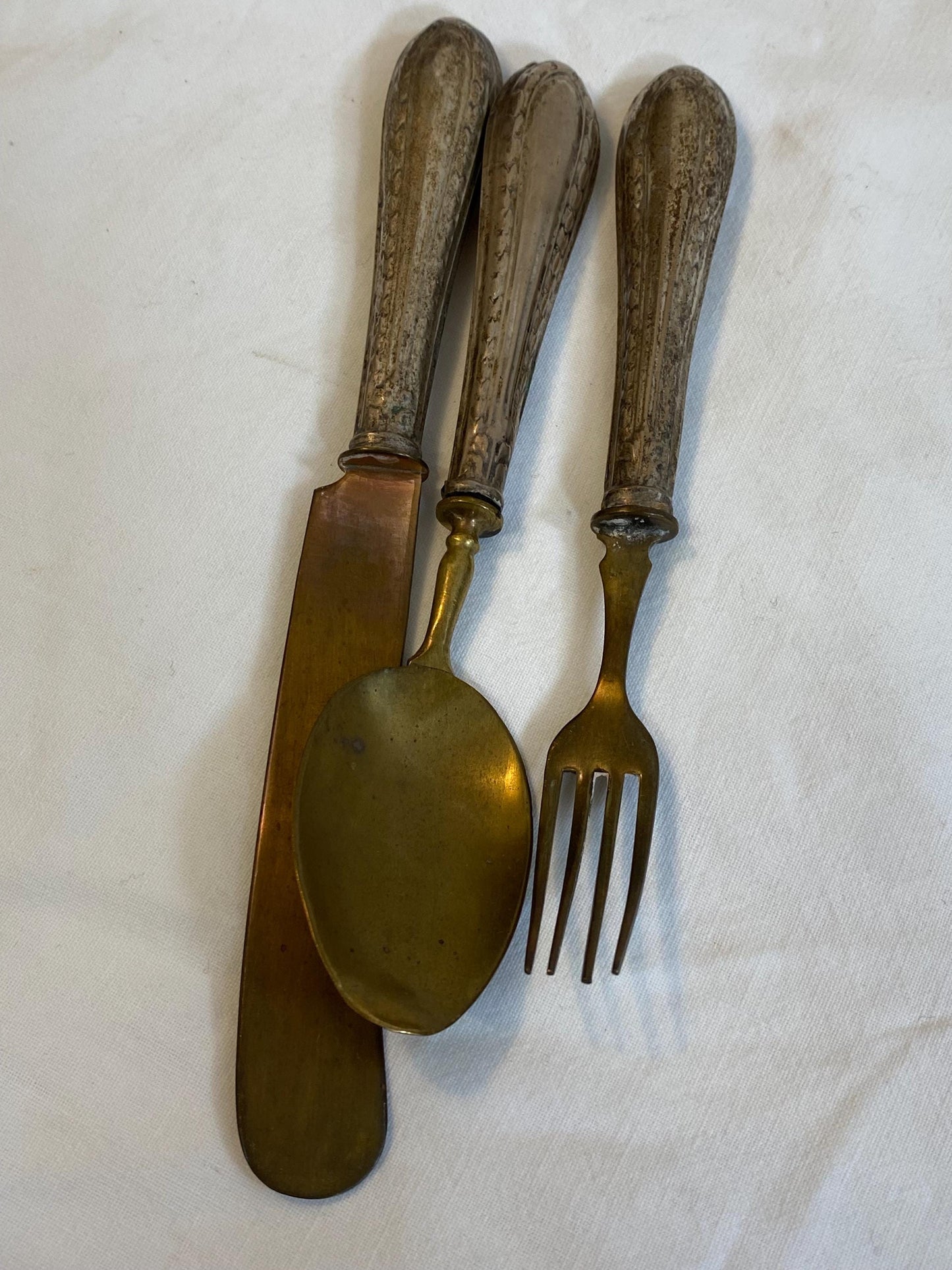 Set Posate Bambino Vintage in Ottone e Manico Cesellato Coltello Cucchiaio Forchetta Stile Epoca Rétro