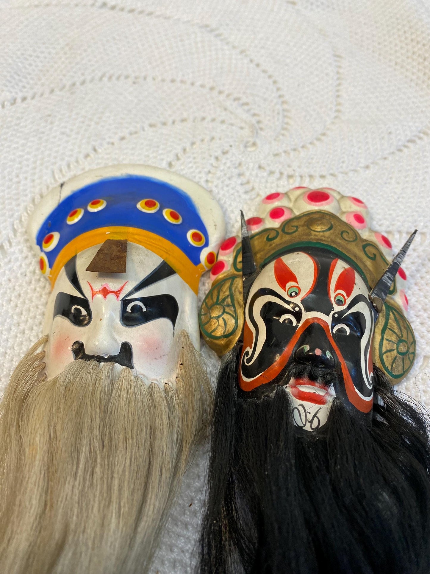 Maschera Jingju in Terracotta Dipinta a Mano con Barba Lunga - Arte Cinese Autentica - Set di 2 Maschere
