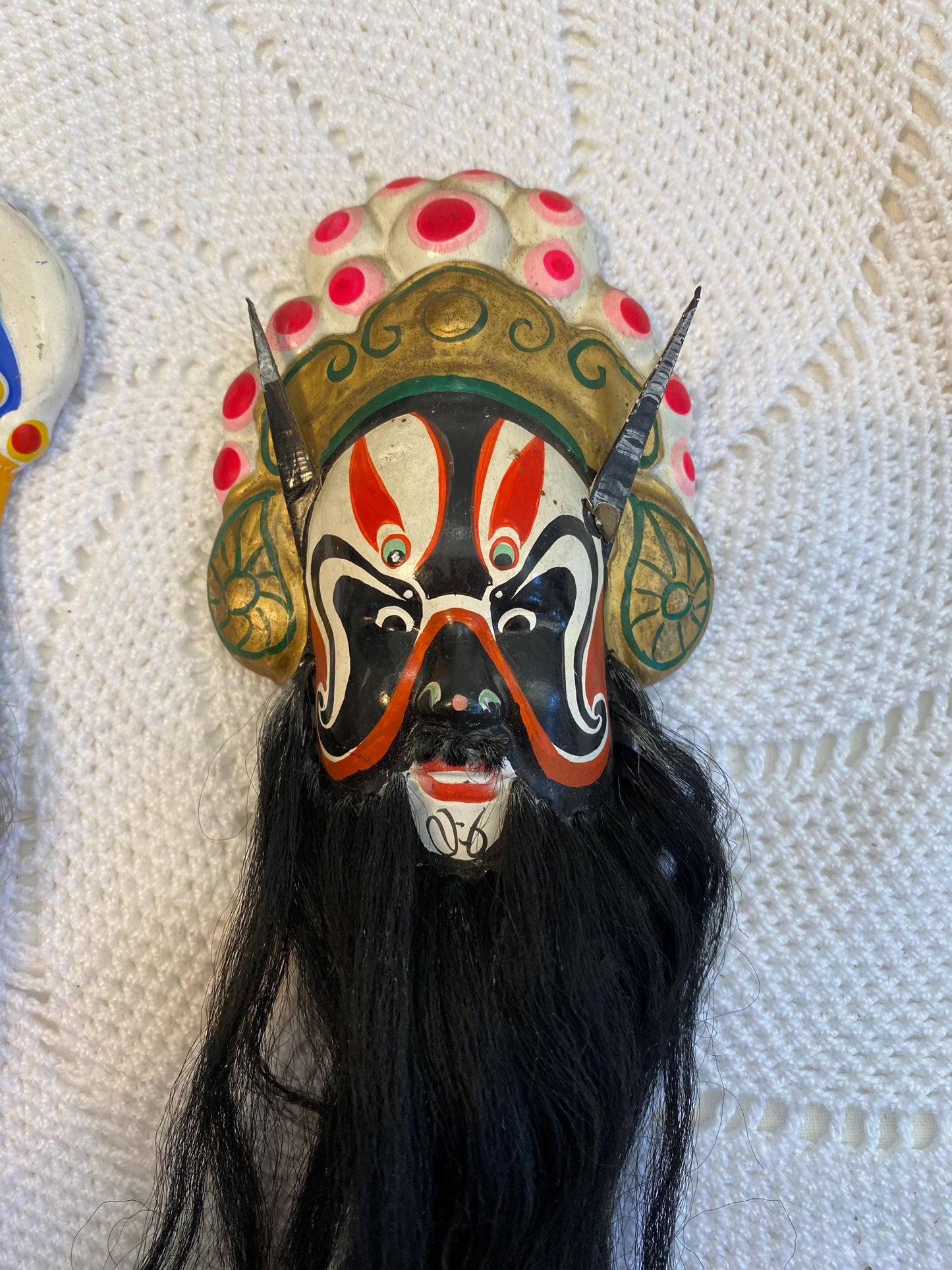 Maschera Jingju in Terracotta Dipinta a Mano con Barba Lunga - Arte Cinese Autentica - Set di 2 Maschere