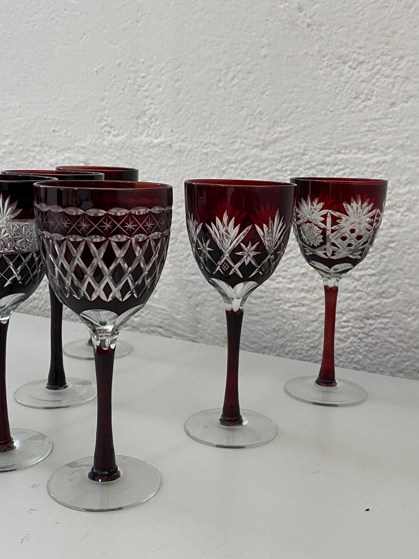 Set 6 calici in cristallo inciso rosso rubino Boemia vintage h 17,5 cm bicchieri da vino taglio a mano per collezione o regalo elegante