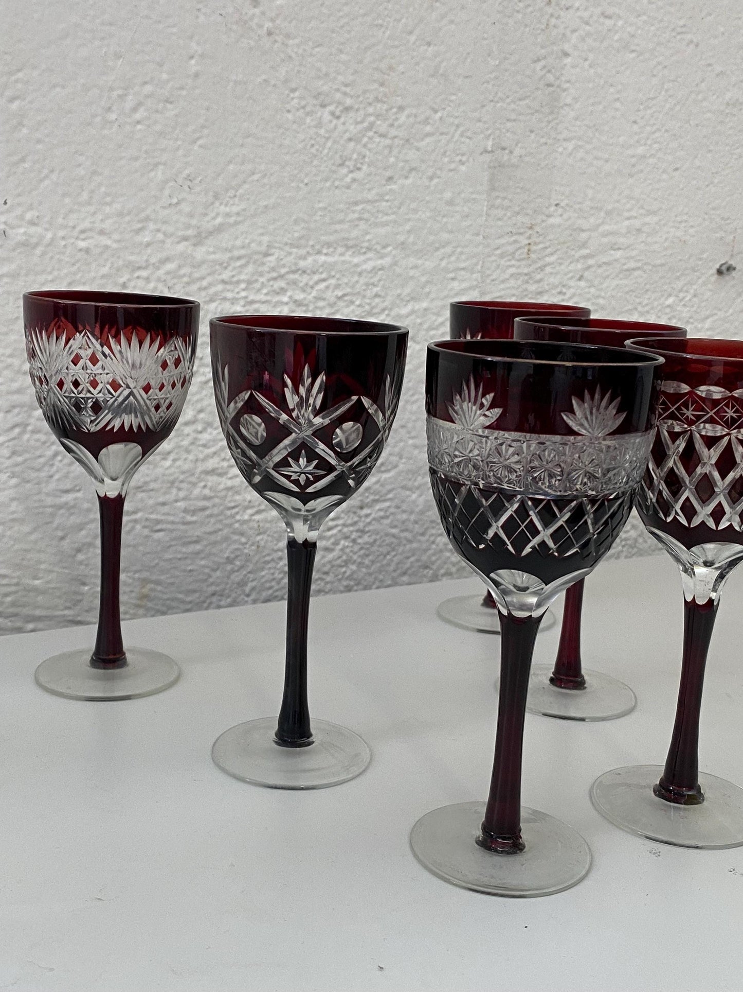 Set 6 calici in cristallo inciso rosso rubino Boemia vintage h 17,5 cm bicchieri da vino taglio a mano per collezione o regalo elegante
