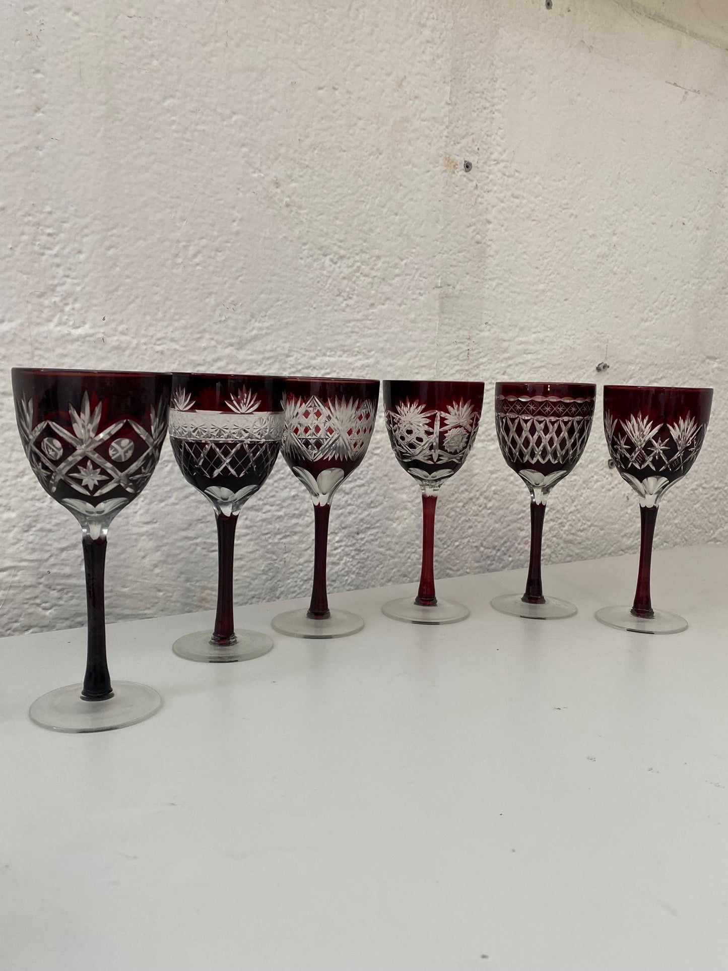 Set 6 calici in cristallo inciso rosso rubino Boemia vintage h 17,5 cm bicchieri da vino taglio a mano per collezione o regalo elegante