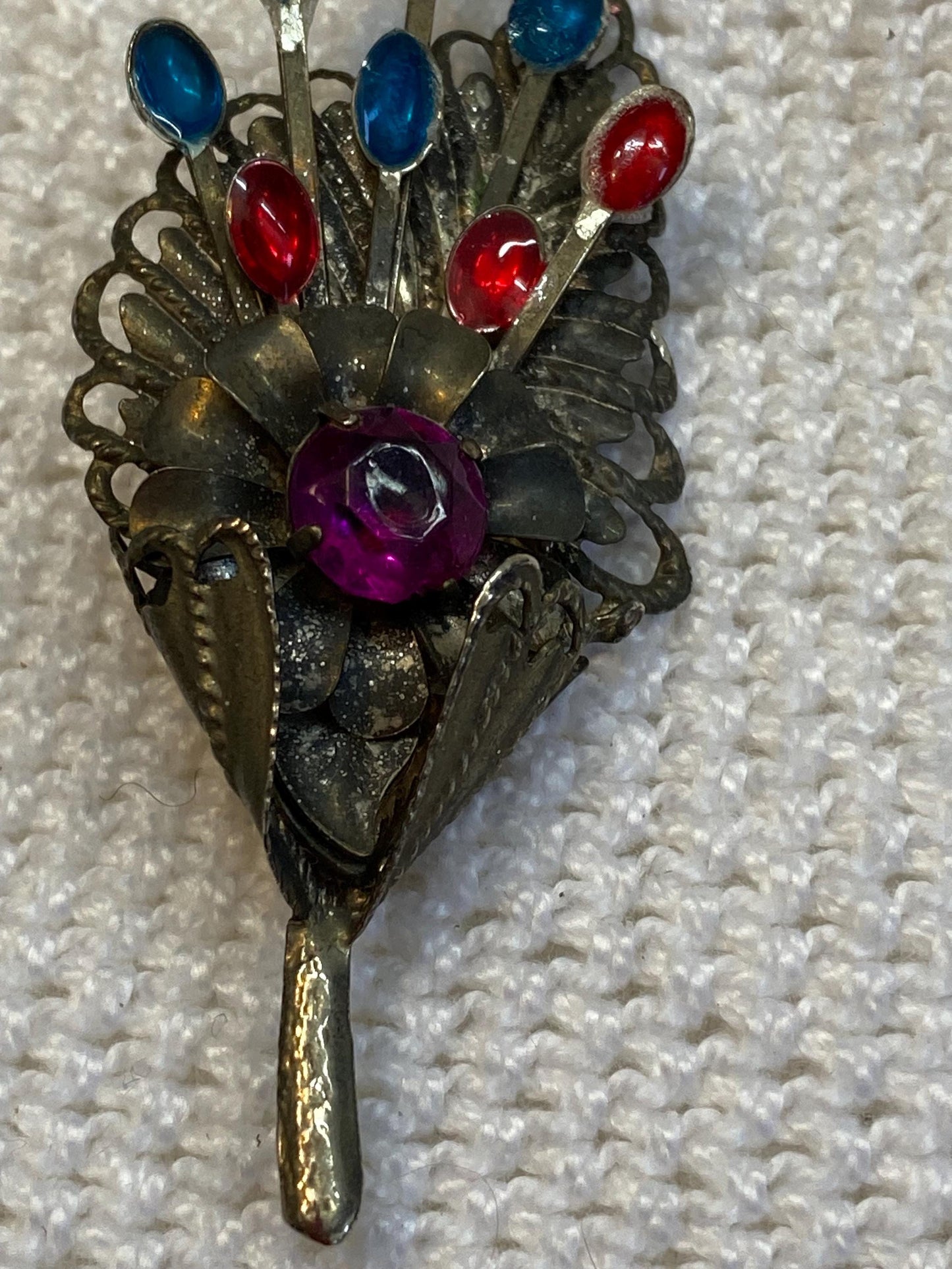 Spilla bouquet anni 50 in argento traforato con cabochon vetro rossi-blu,design Mid-Century da 6 cm gioiello vintage raro e collezionabile