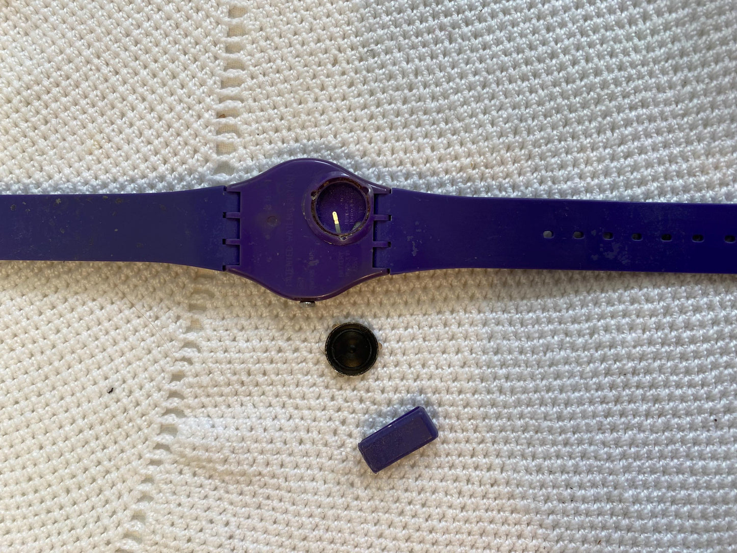 Swatch Callicarpa GV121 | Orologio vintage unisex anni '90 viola rosso e verde acqua | Swiss Made originale con cinturino 17mm