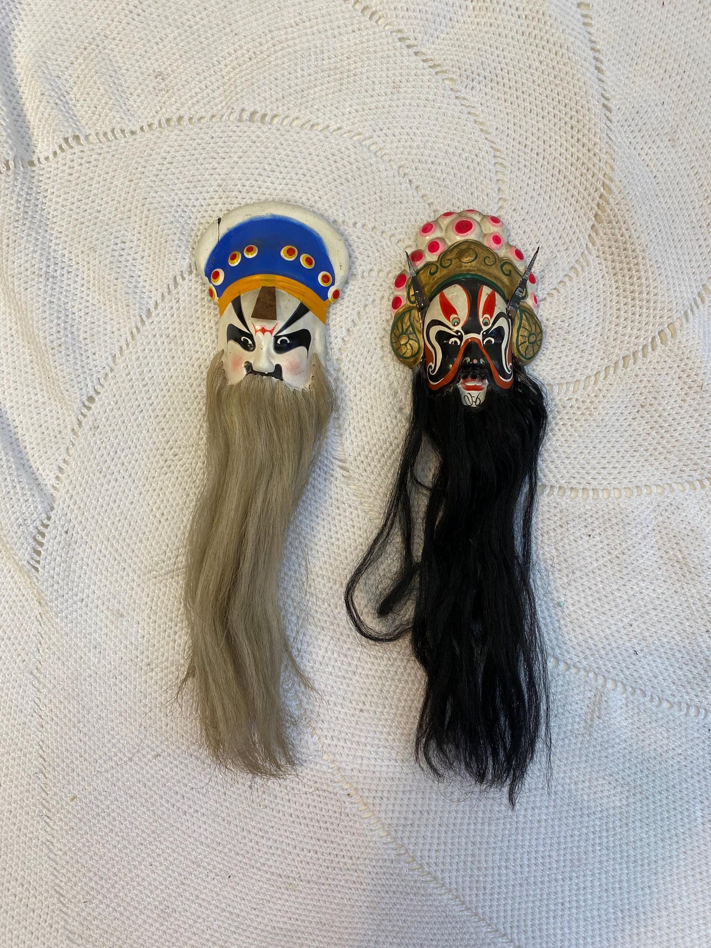 Maschera Jingju in Terracotta Dipinta a Mano con Barba Lunga - Arte Cinese Autentica - Set di 2 Maschere