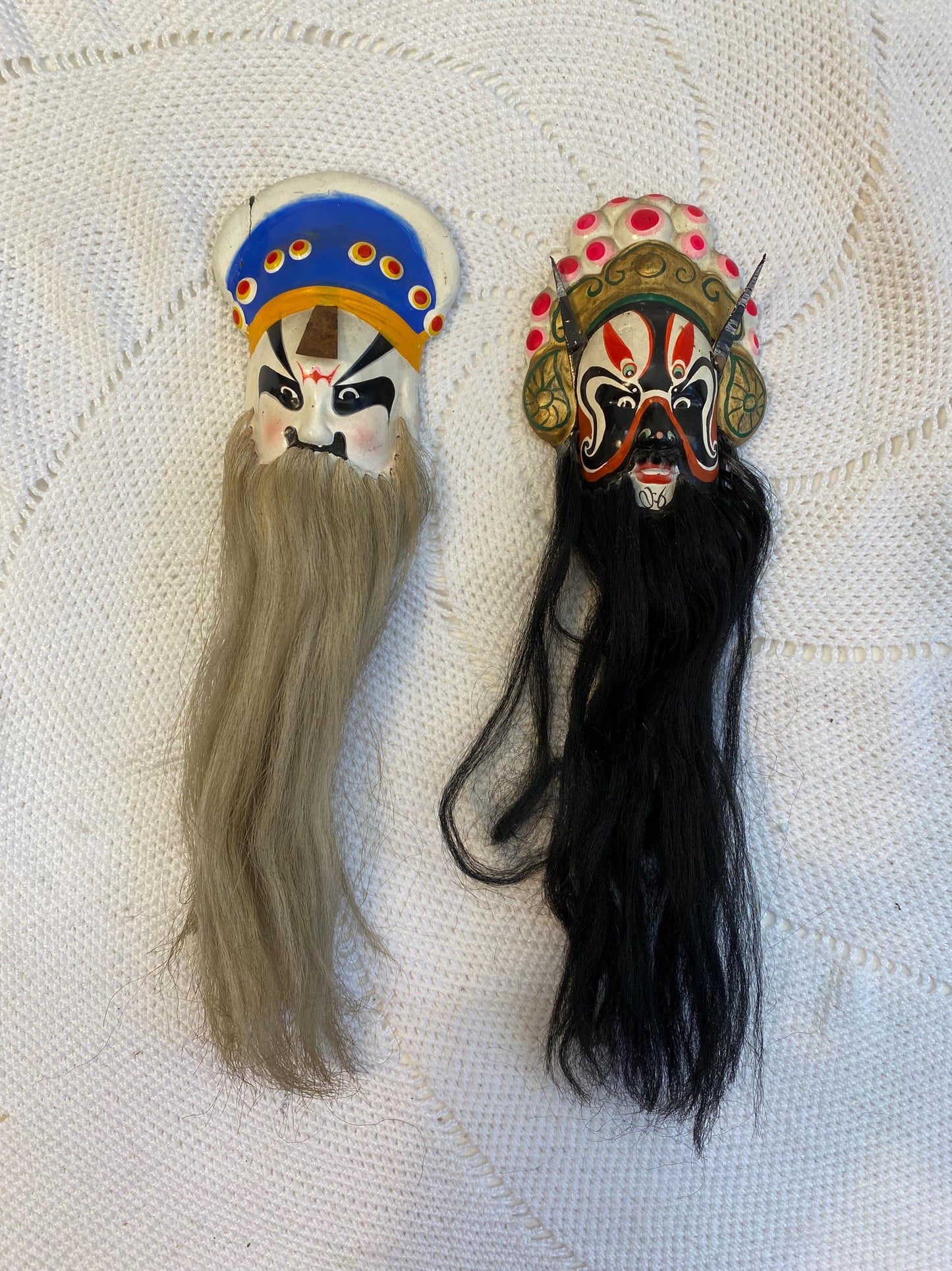 Maschera Jingju in Terracotta Dipinta a Mano con Barba Lunga - Arte Cinese Autentica - Set di 2 Maschere