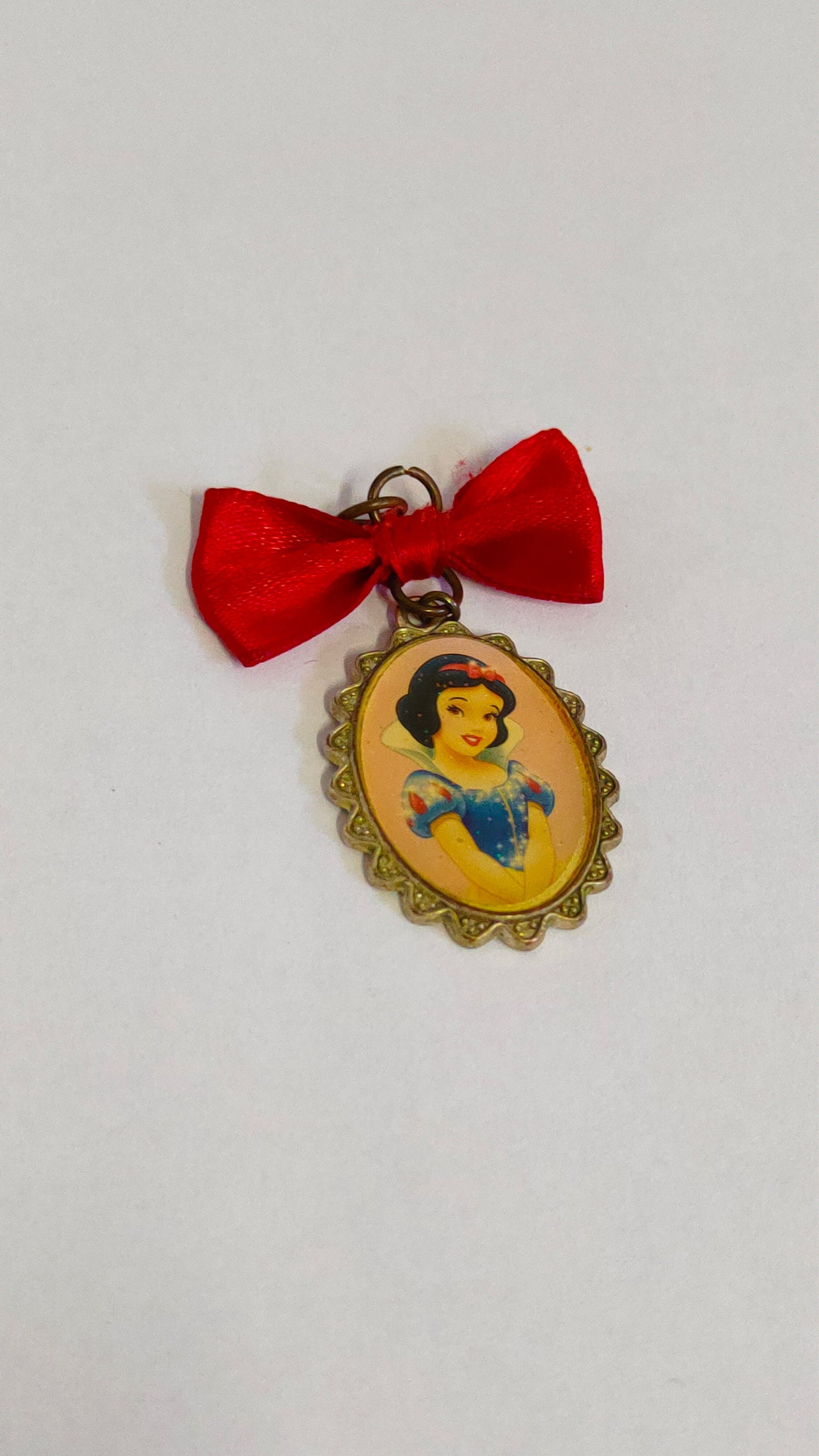 Pendente Biancaneve Disney Vintage Argentato - Un Pezzo di Magia Disney