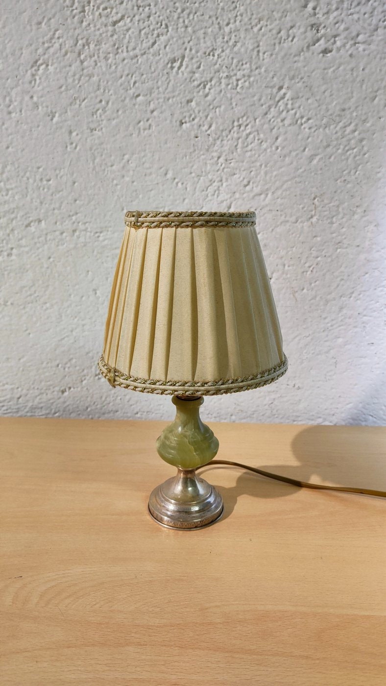Lampada con Base in Argento 800 e Marmo Onice Verde - Eleganza e Raffinatezza Illuminano la Tua Casa