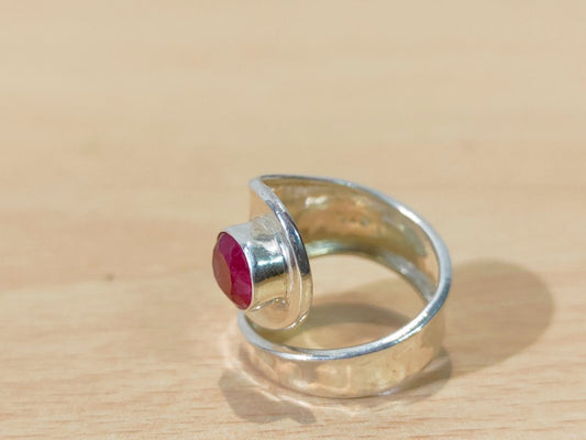 Anello in Argento 925 con Pietra Sintetica Rossa - Taglia Regolabile