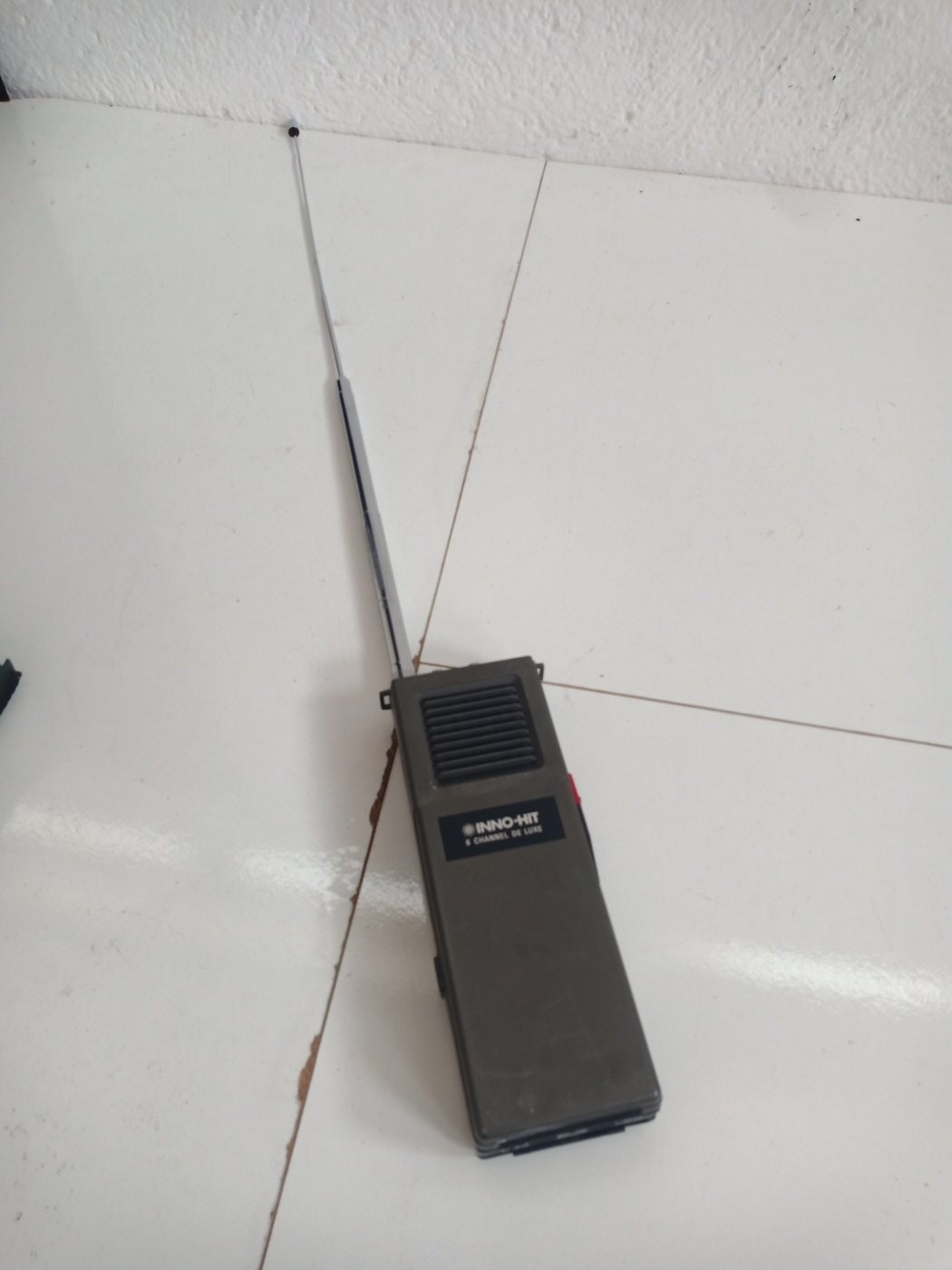 Walkie Talkie Inno-Hit 6 Channel De Luxe Model Rt926 - Comunicazione Affidabile e Versatile