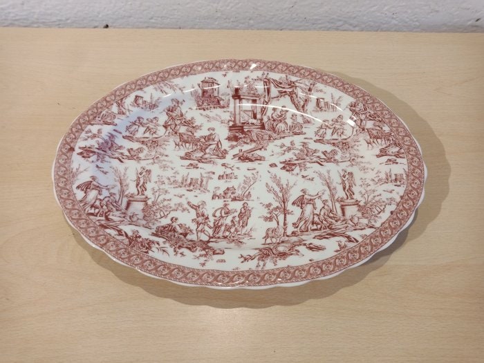Piatto Ovale in Fine Porcellana Rosa - Eleganza e Stile per la Tua Tavola 26x35 cm