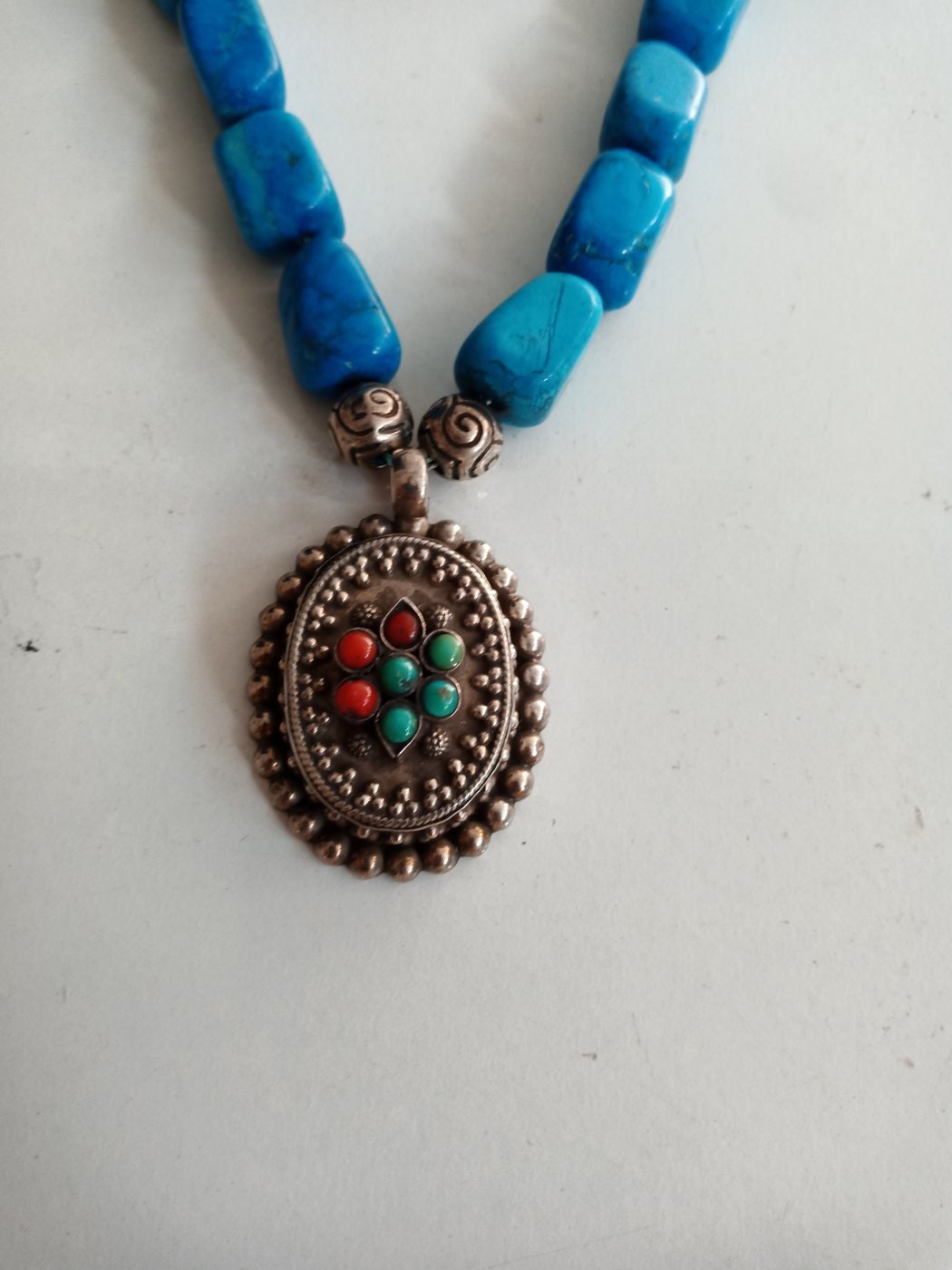 Collana con Pendente in Argento 925 e Pietre Minerali Blu - Eleganza Raffinata