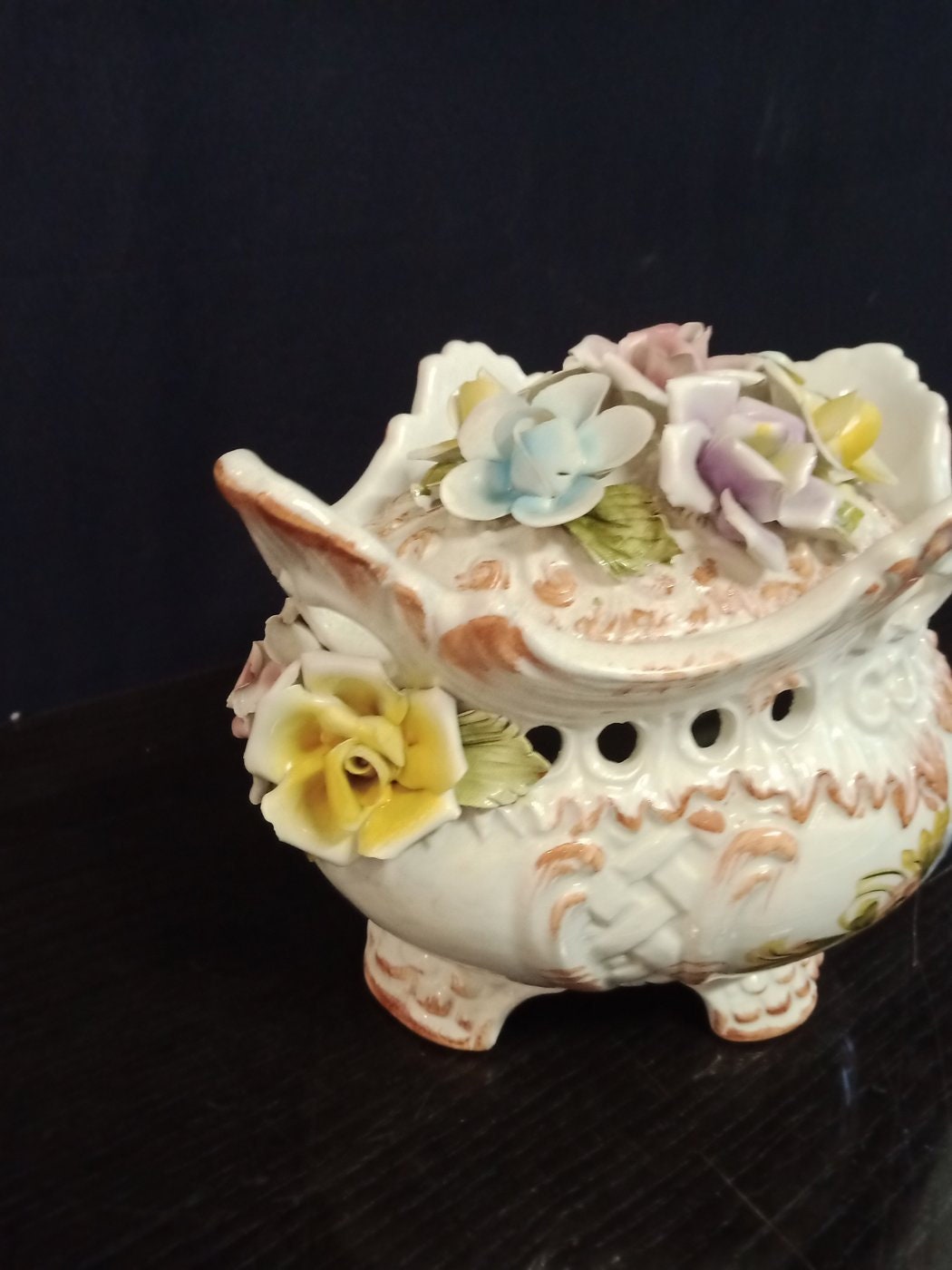 Centrotavola in ceramica firmato Bassano