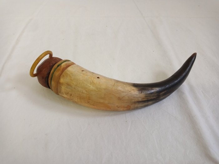 Corno Decorativo con Tappo in Legno - Un Pezzo unico per l'Arredamento