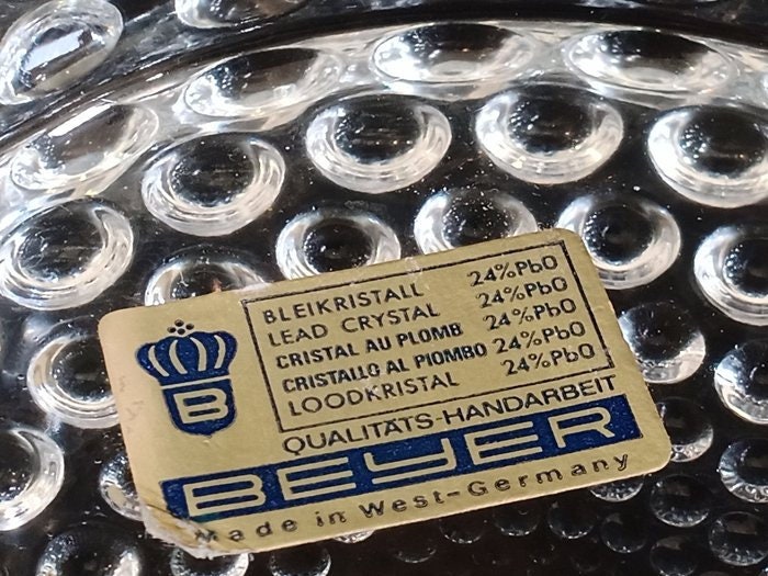 posacenere con boccioli di cristallo Op Art