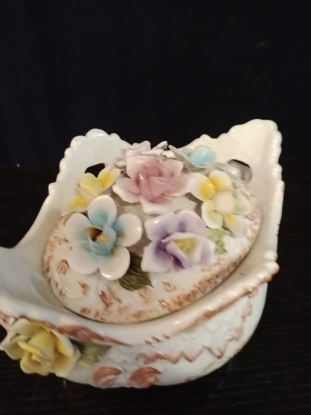 Centrotavola in ceramica firmato Bassano