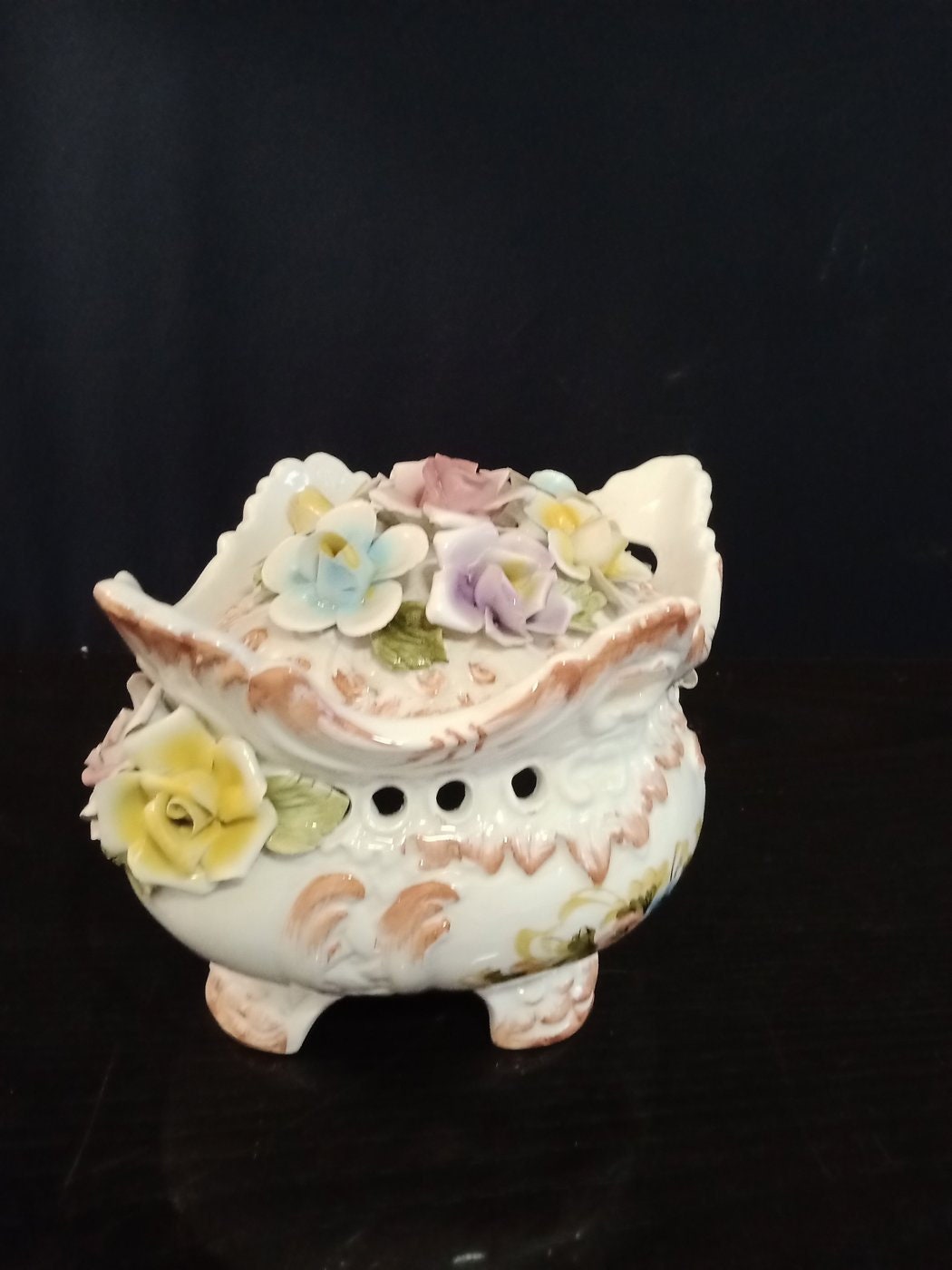 Centrotavola in ceramica firmato Bassano