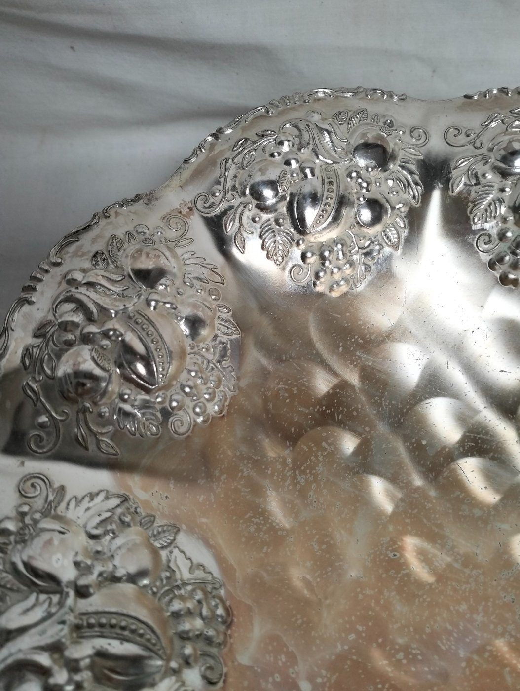 Centro Tavola Alzatina in Silver Plated - Eleganza Fruttata per la Tua Tavola