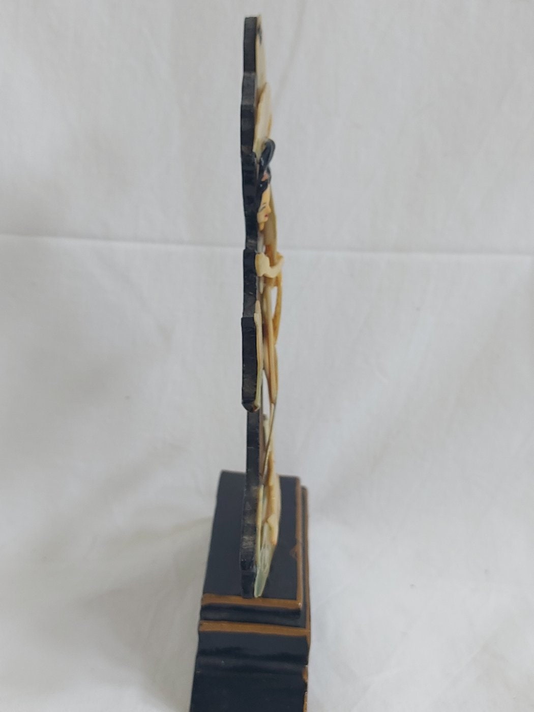 Rilievo Vintage in Madreperla Raffigurante una Geisha Giapponese