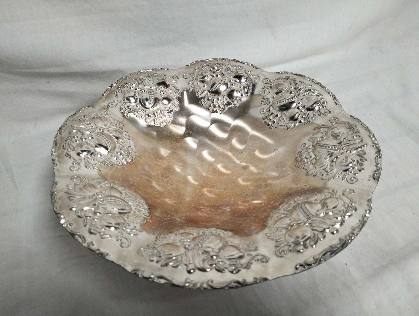 Centro Tavola Alzatina in Silver Plated - Eleganza Fruttata per la Tua Tavola