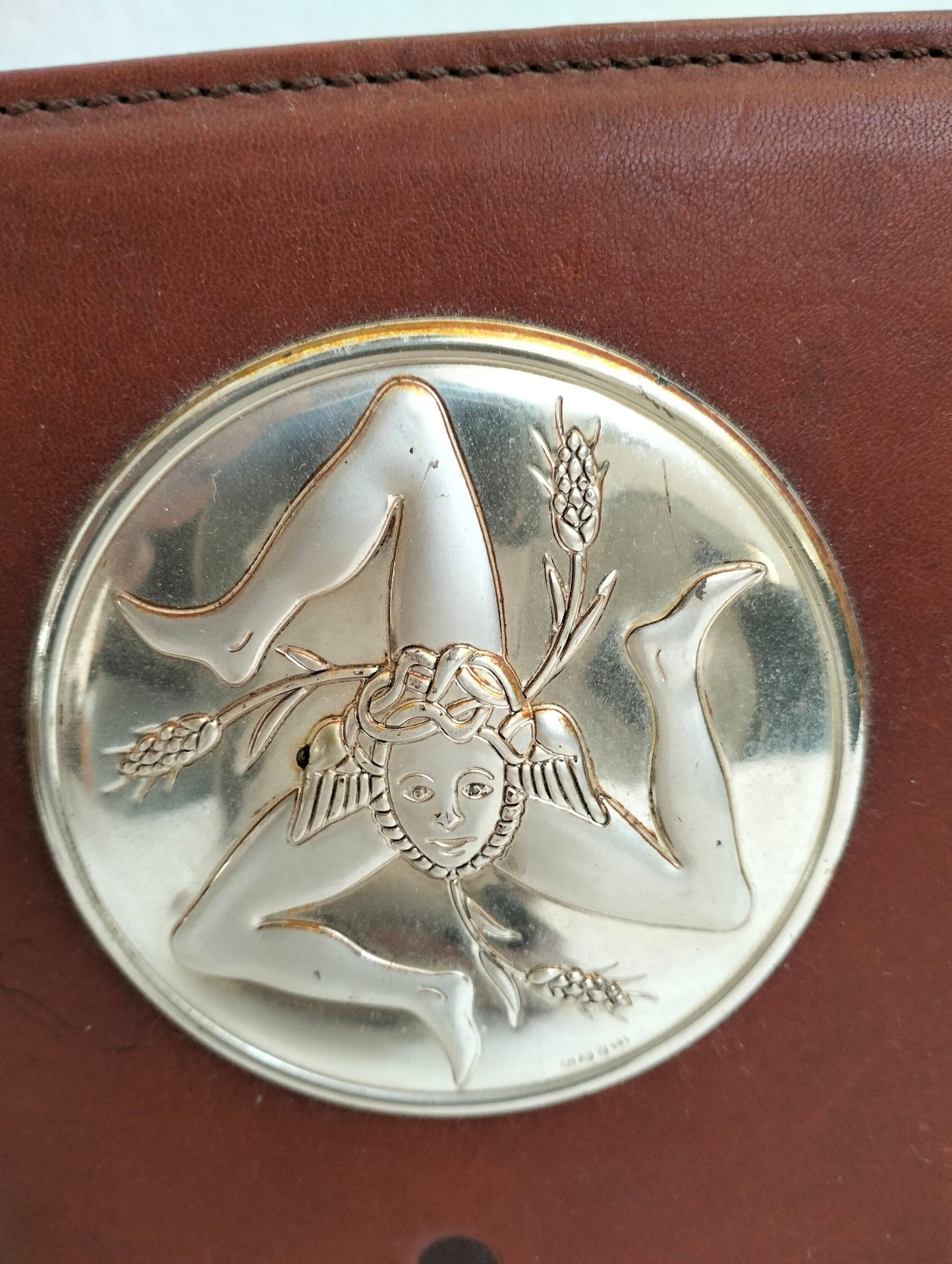 Porta Posta Vintage in Pelle Cucito con Stemmi SGS Sicilia - Eleganza e Stile