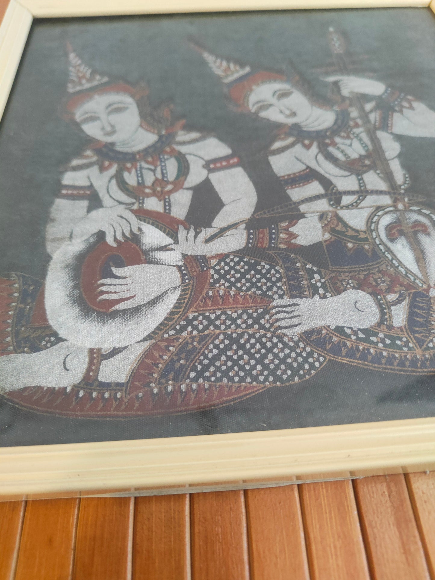 quadro stampo  su tessuto raffigurante due musiciste tailandesi