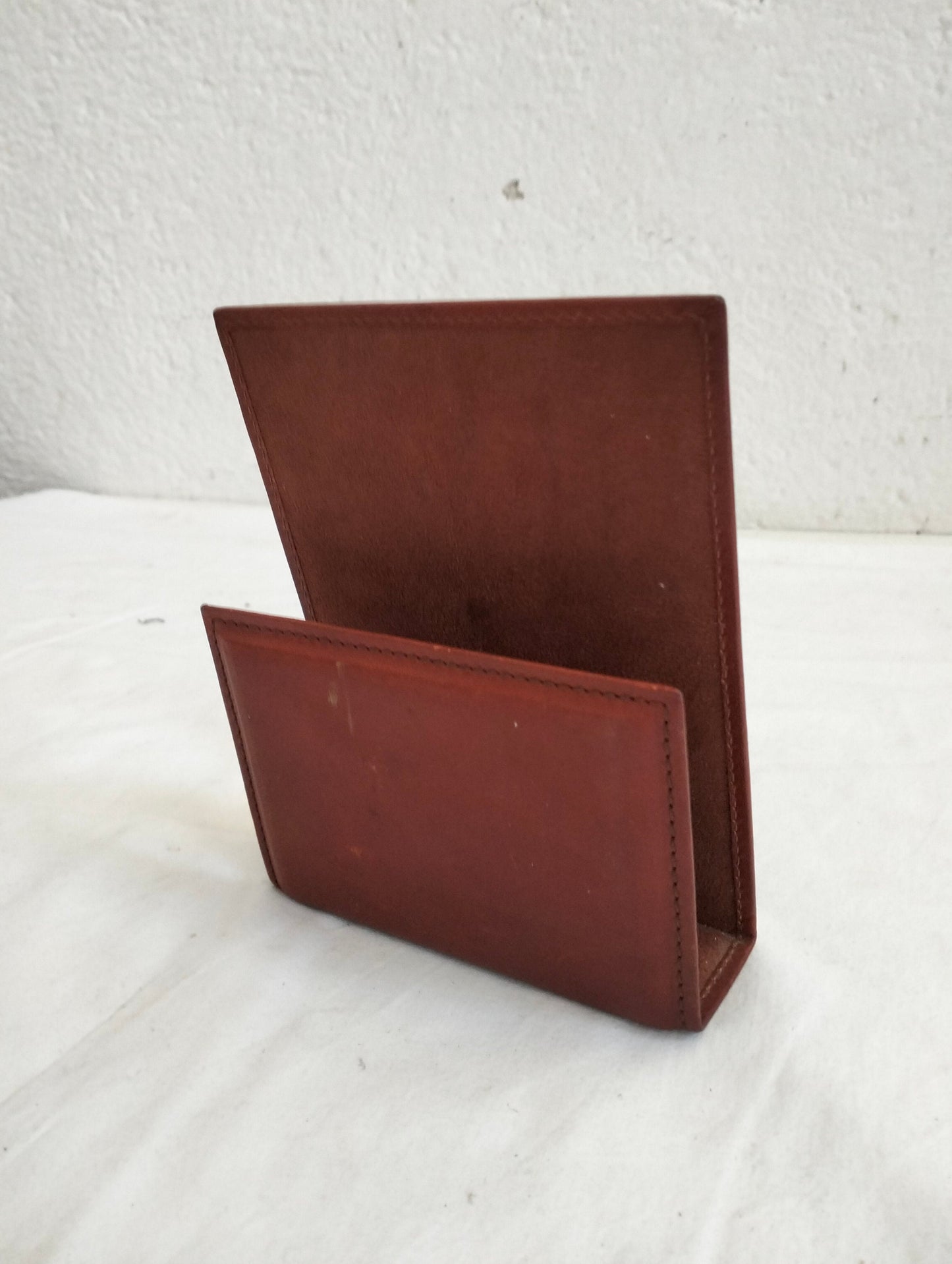 Porta Posta Vintage in Pelle Cucito con Stemmi SGS Sicilia - Eleganza e Stile