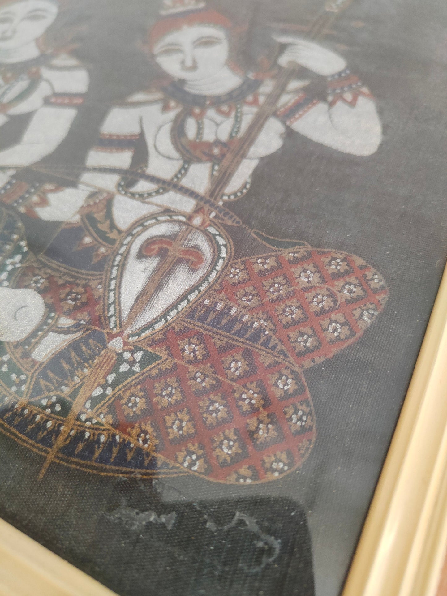 quadro stampo  su tessuto raffigurante due musiciste tailandesi