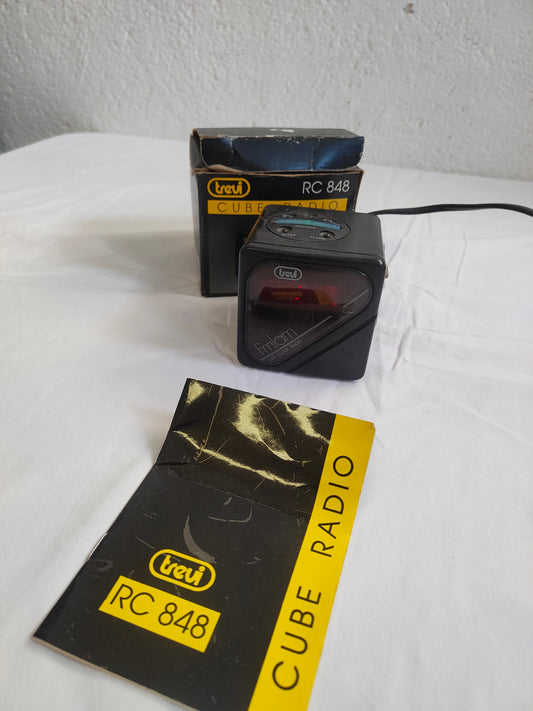 3B Cube Radio RC 848: Sveglia Radiofonica Elettronica con Stile Unico