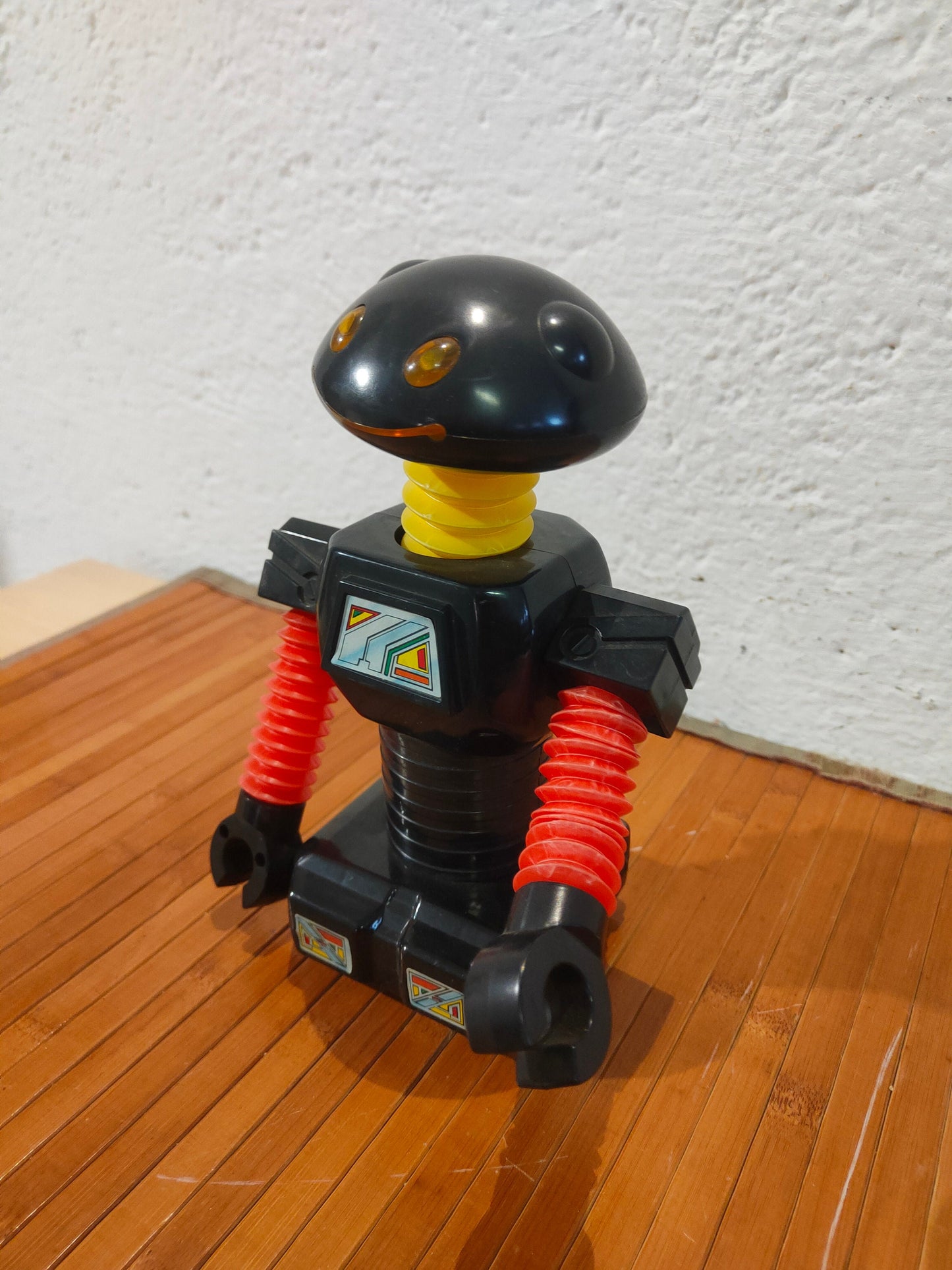 Robot Giocattolo Vintage - Pezzo da Collezione Raro