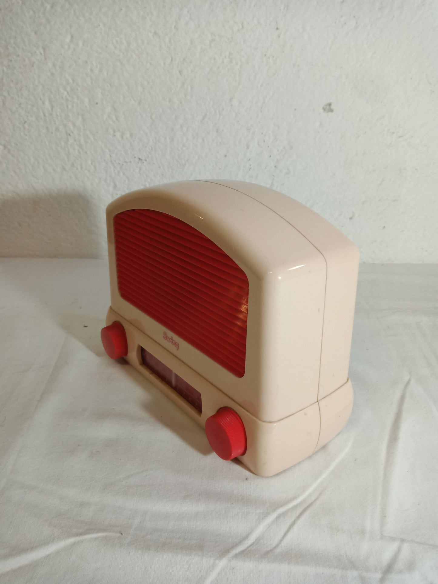 Radio Giocattolo Vintage Modello Swing 92 - Un Pezzo di Nostalgia