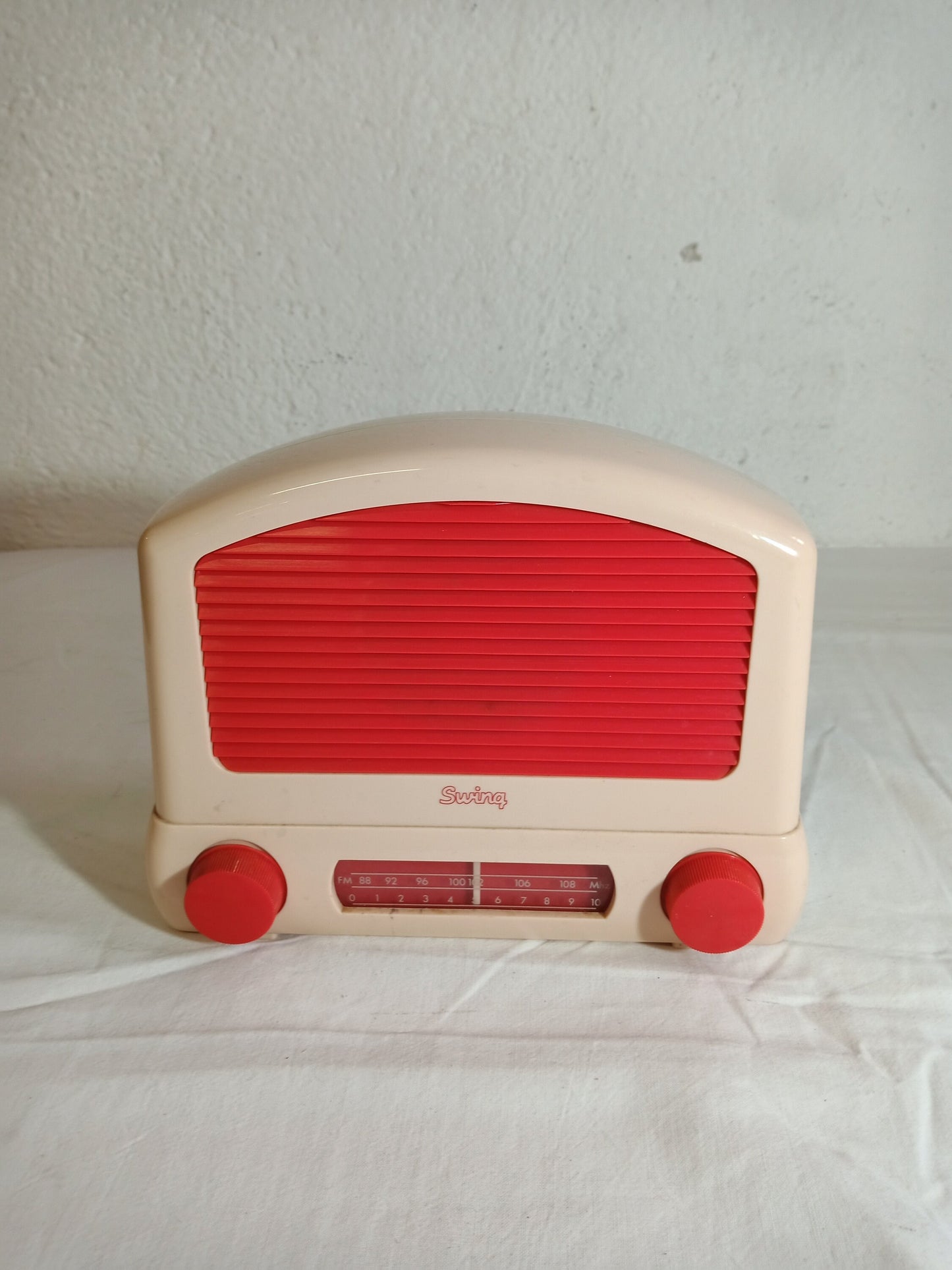 Radio Giocattolo Vintage Modello Swing 92 - Un Pezzo di Nostalgia