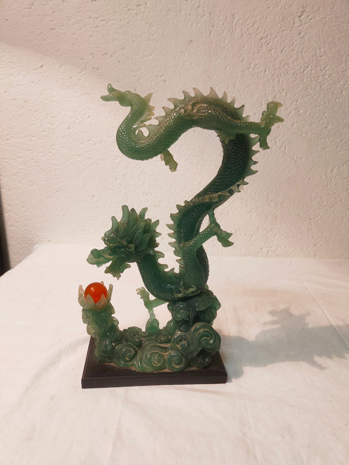 Statua Feng Shui del Drago Verde Vintage: Maestosità e Protezione in Ogni Spazio