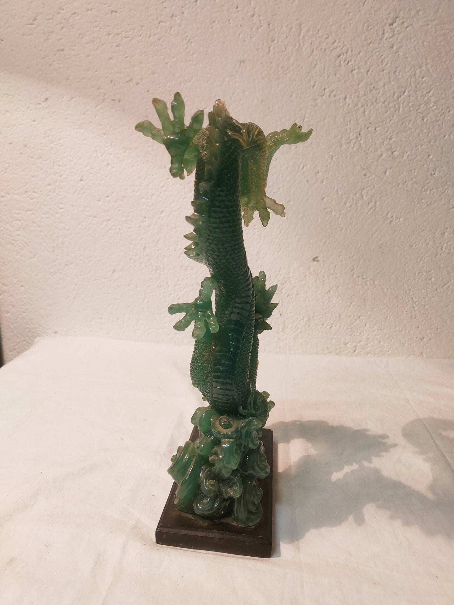 Statua Feng Shui del Drago Verde Vintage: Maestosità e Protezione in Ogni Spazio
