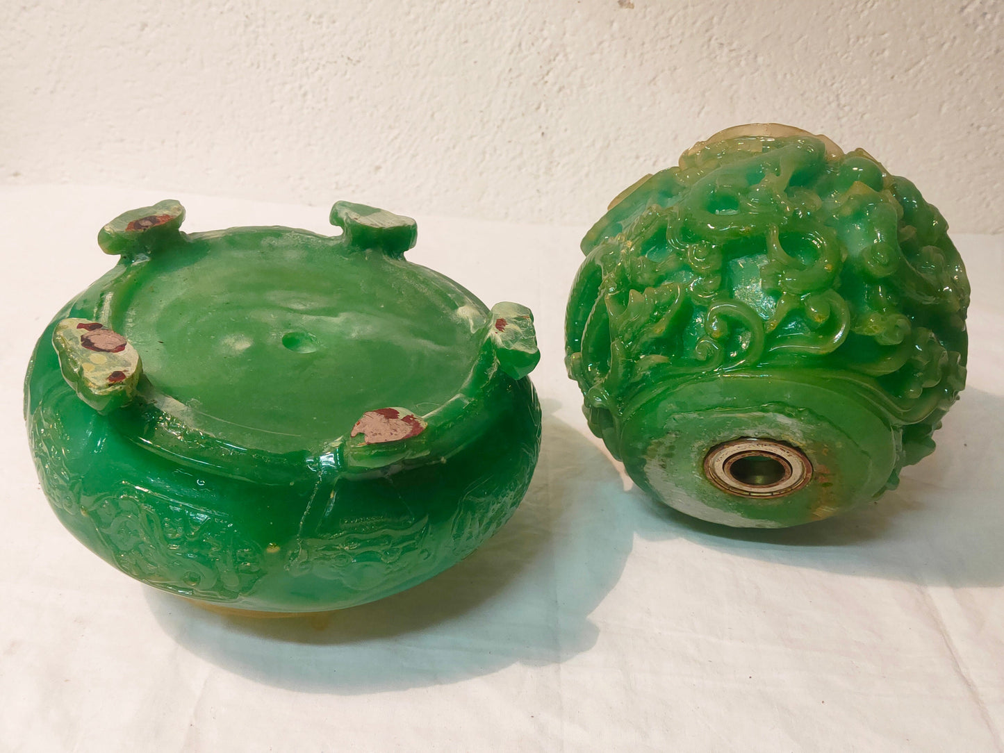 Statua Feng Shui Vintage Verde con Draghi: Arte in Resina per Arredamento e Regali d'Affari