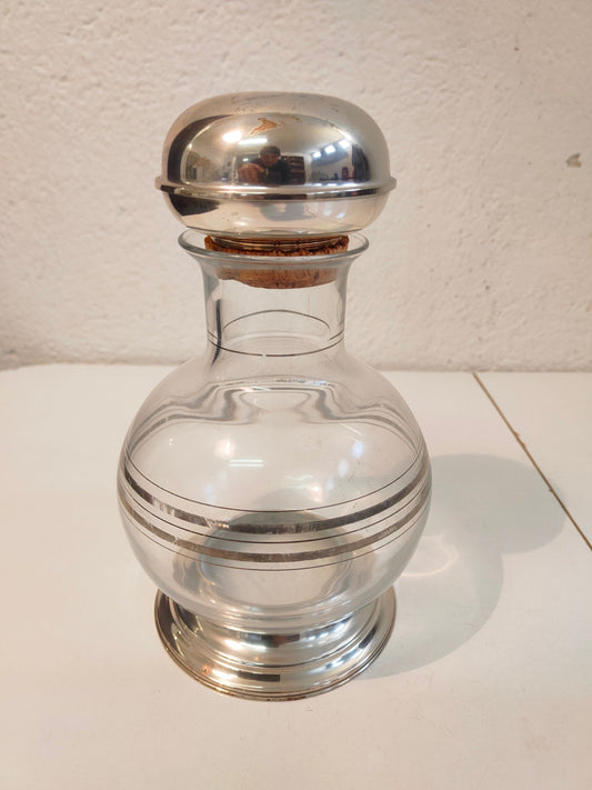 Bottiglia Vintage in Vetro con Decori Dorati e Dettagli in Argento 800: Un'Opera d'Arte per la Tua Casa