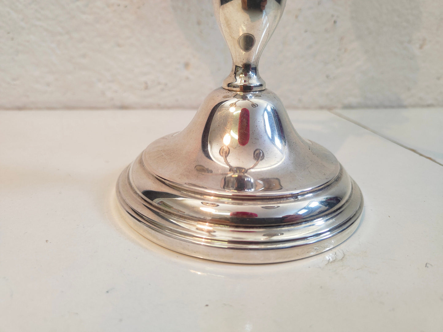 Porta Candele in Argento 800: Eleganza Scintillante