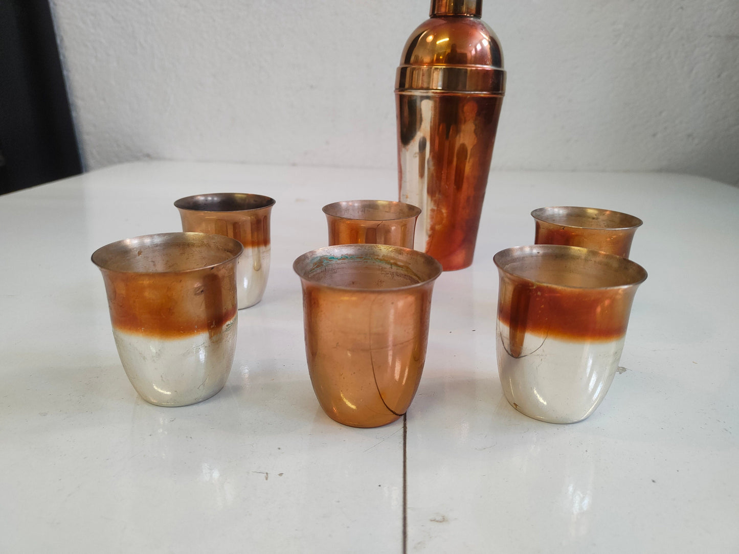 Set per cocktail con shaker e sei bicchieri in argento