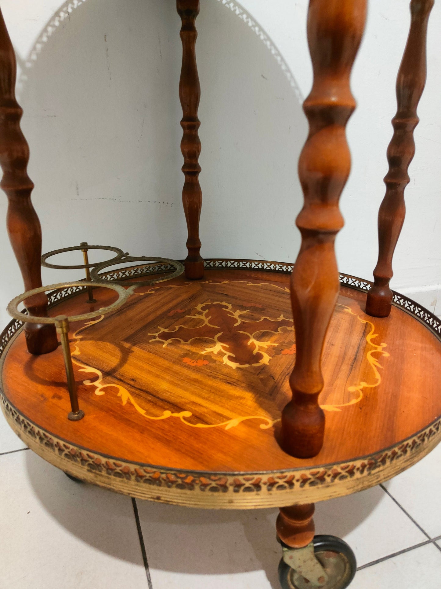 Carrello Bar Tondo Cocktail Tea Trolley Italian Hollywood Regency Intarsiato Vintage Ottone Tavolino 1950 Tavolino 3- Portabottiglie