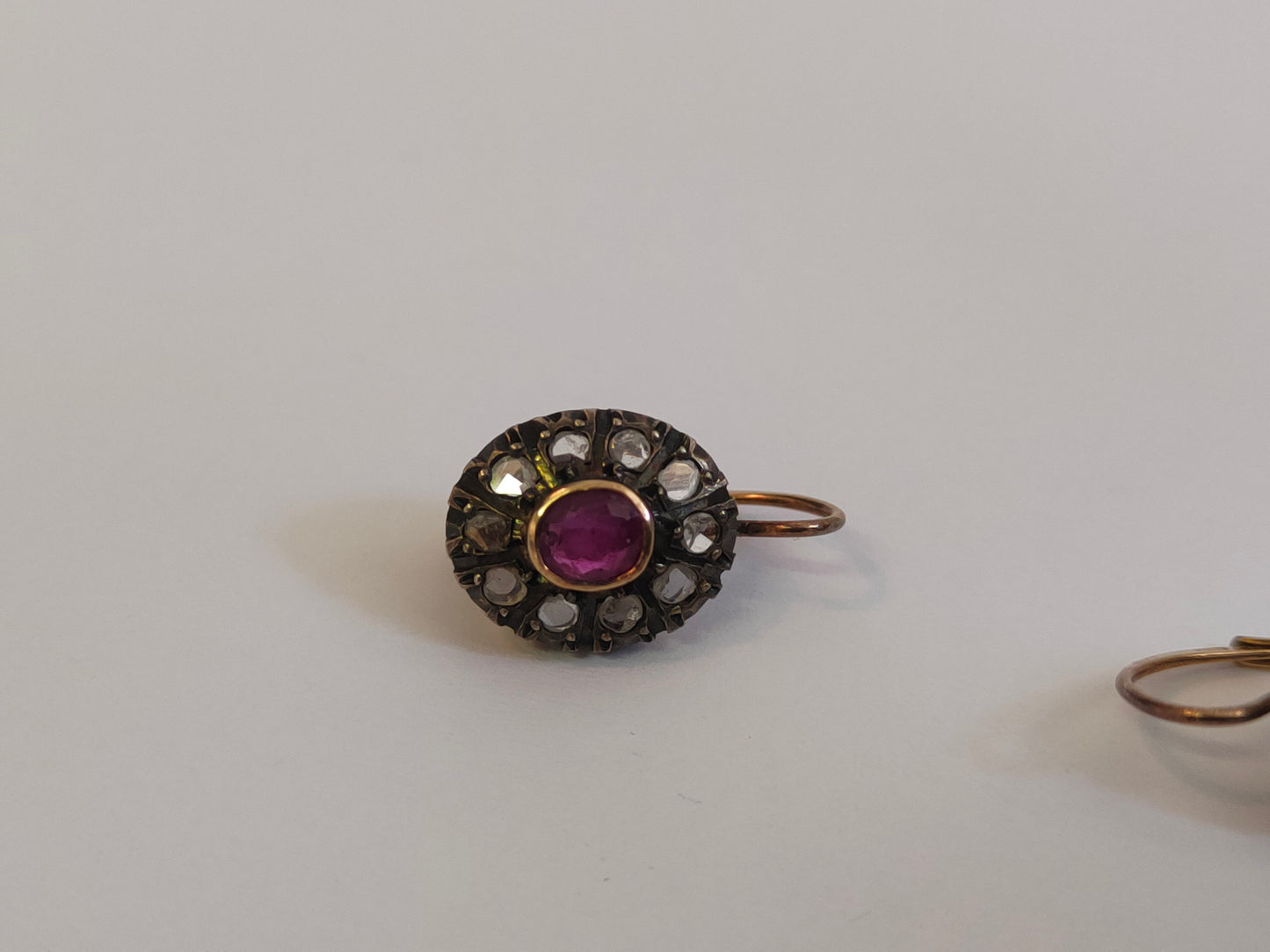 Orecchini Vintage in Oro Anni 80 con Diamanti - Un tocco di eleganza senza tempo