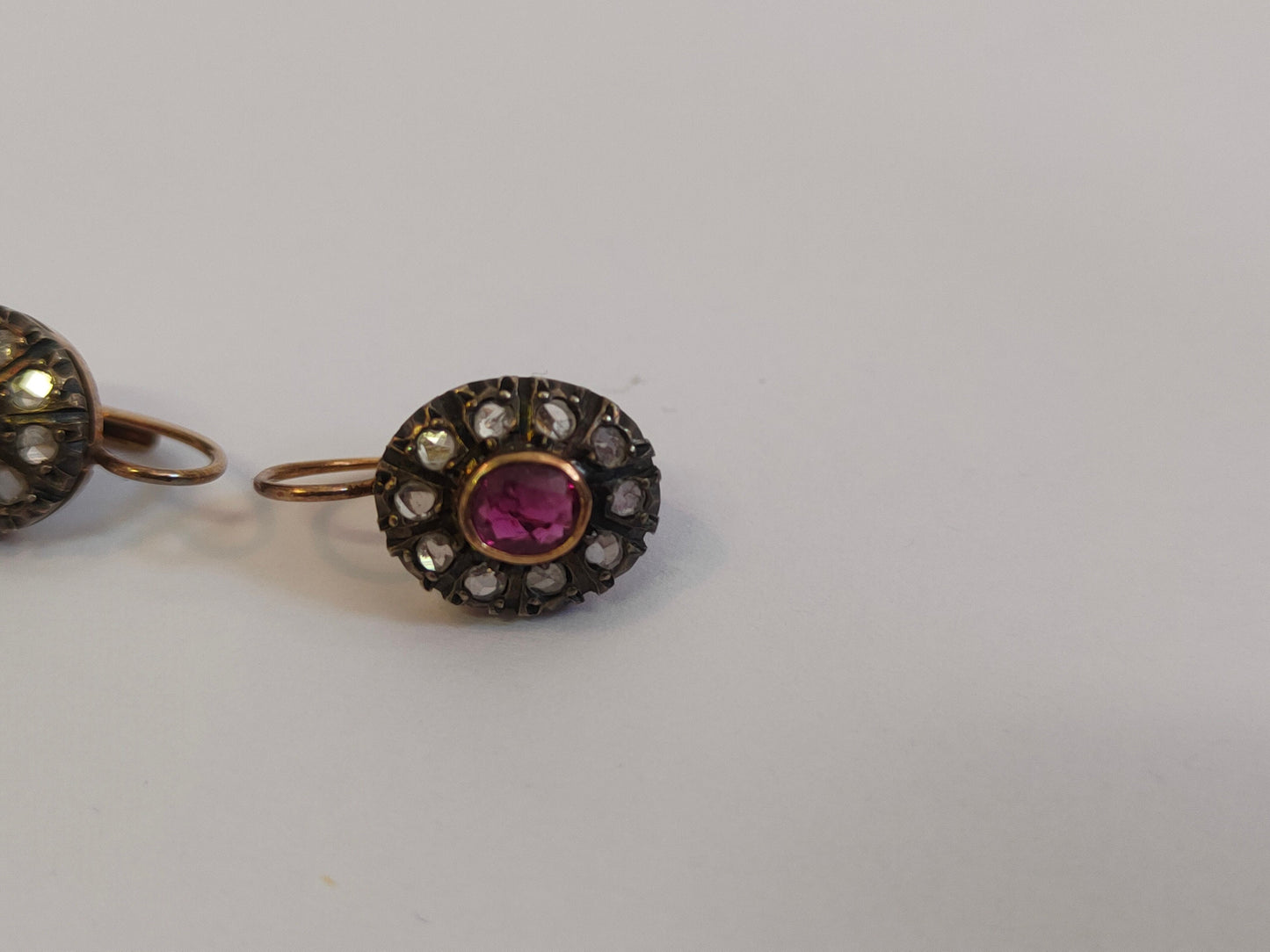 Orecchini Vintage in Oro Anni 80 con Diamanti - Un tocco di eleganza senza tempo